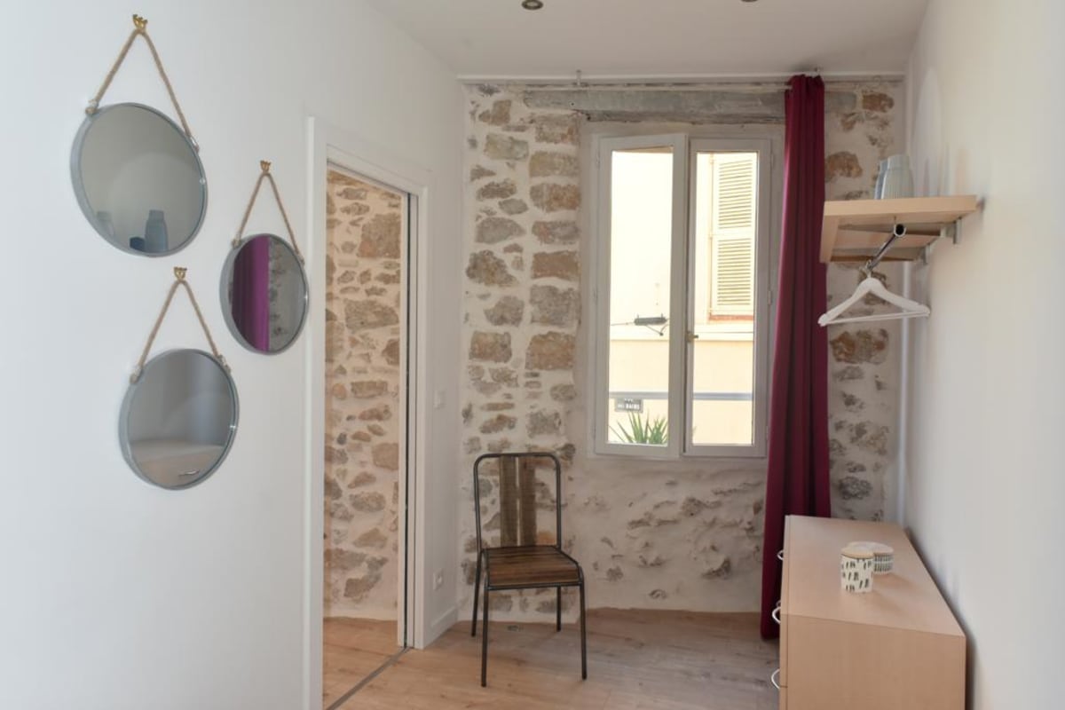 Appartement Joli T2 dans le centre historique d'Antibes 