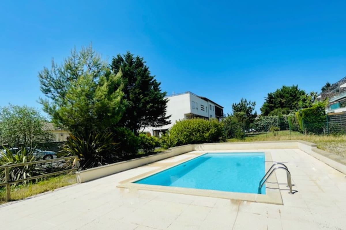  Appartement Cocon dans un écrin de verdure avec piscine 