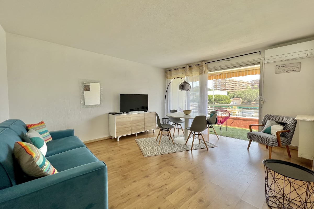 Studio lumineux aux portes de Cannes