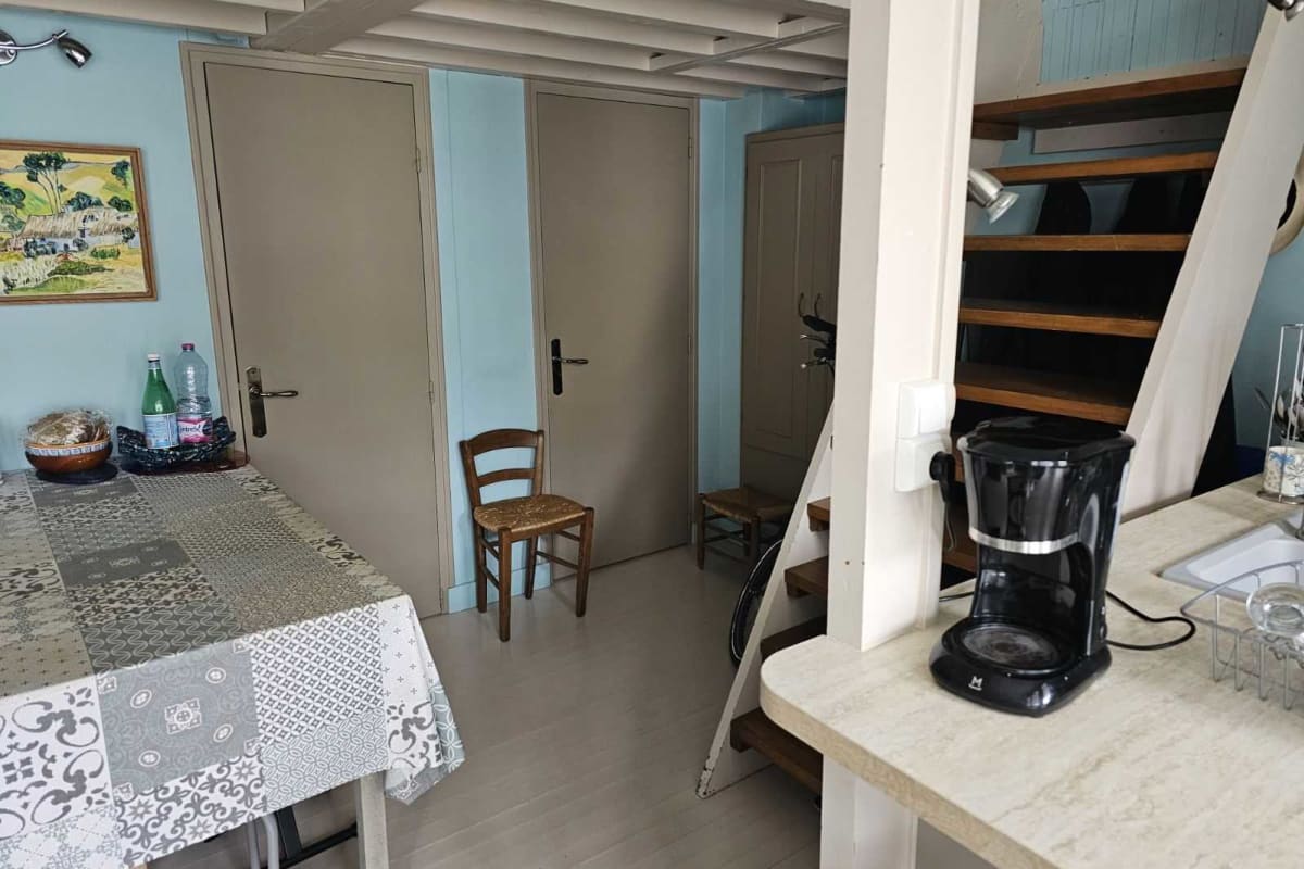  immobilier  Studio avec mezzanine dans villa du 19eme, parking