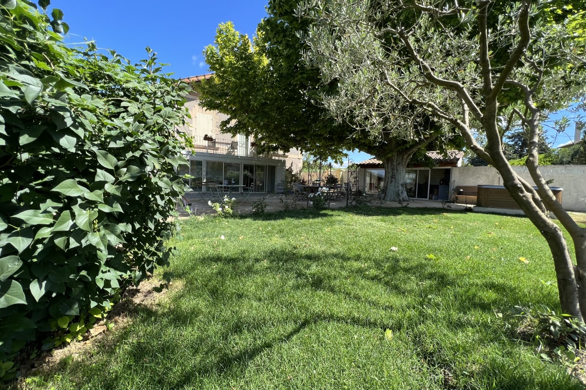  "Évasion Champêtre: Charme et Sérénité à l'Isle-sur-la-Sorgue"