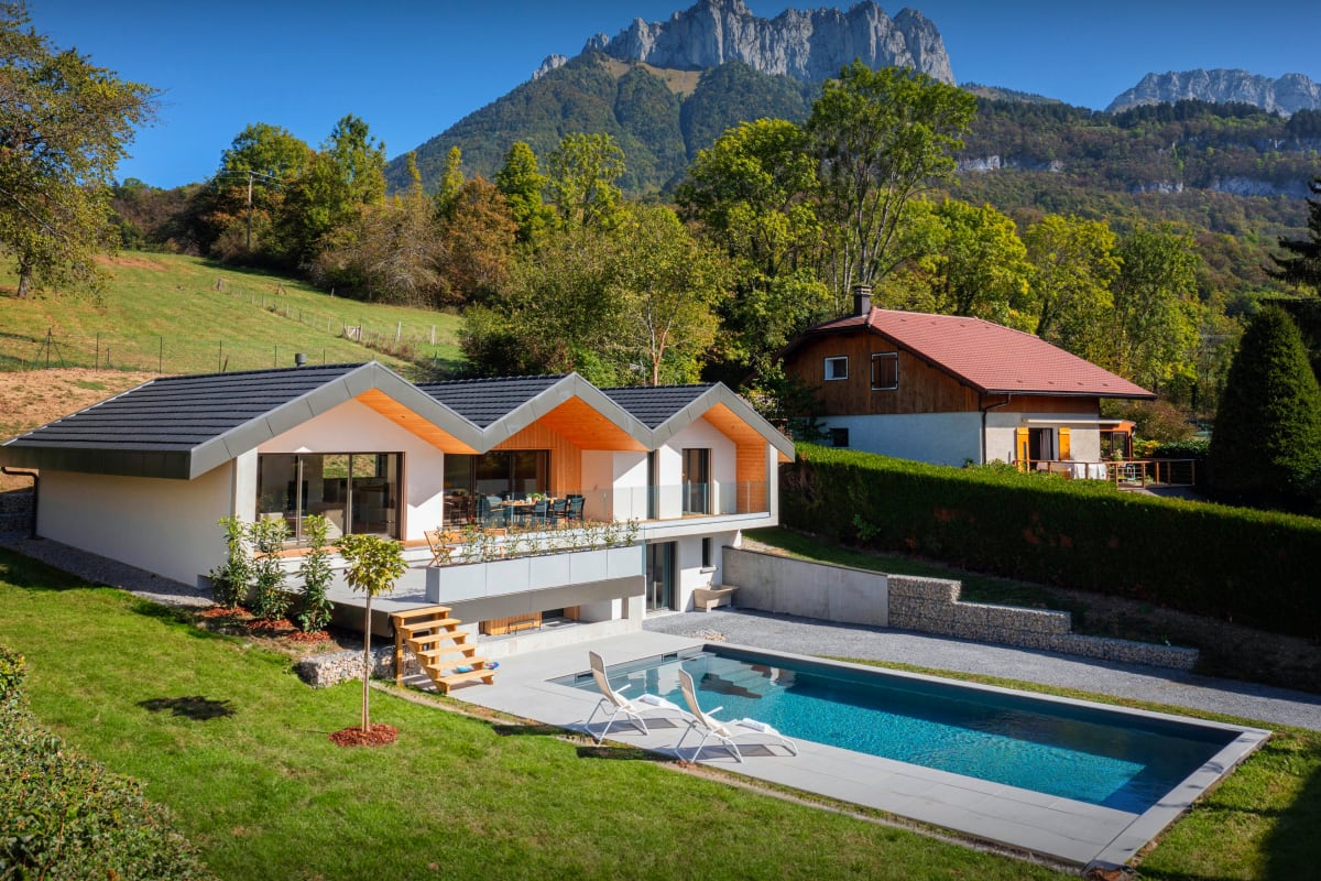 Villa sur le lac d’Annecy avec piscine extérieure - OVO Network
