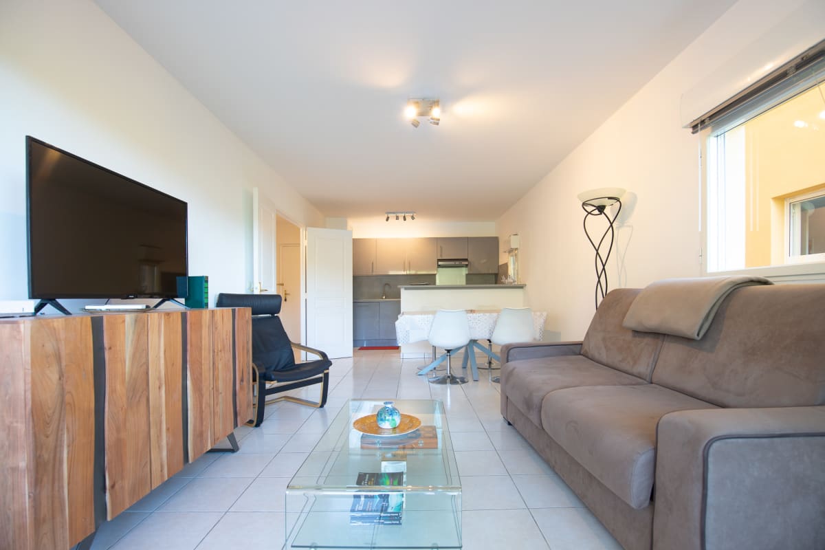 Appartement à Mandelieu - Piscine et court de tennis