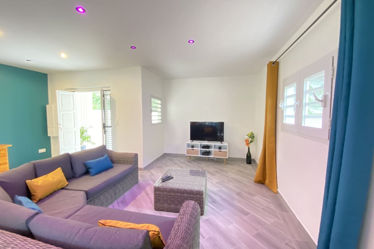Maison   972M : Belle villa climatisée avec jardin