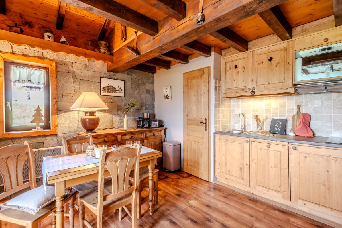 Appartement Slow Chalet Etale Duplex sur les pistes, Balcon avec vue Montagne & Parking 