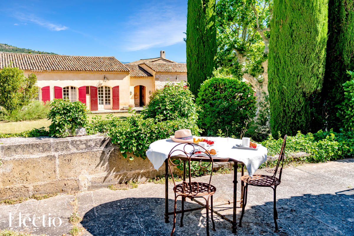  Location insolite Le Pigeonnier | Domaine Tour Campanets