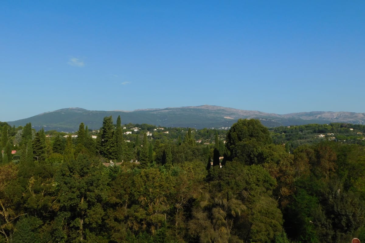 Charmant T2 "Les Hauts de Valbonne "