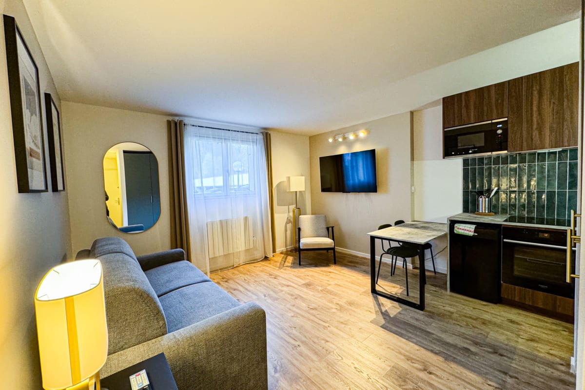  Appartement Studio cosy montagne | Piscine été + parking   