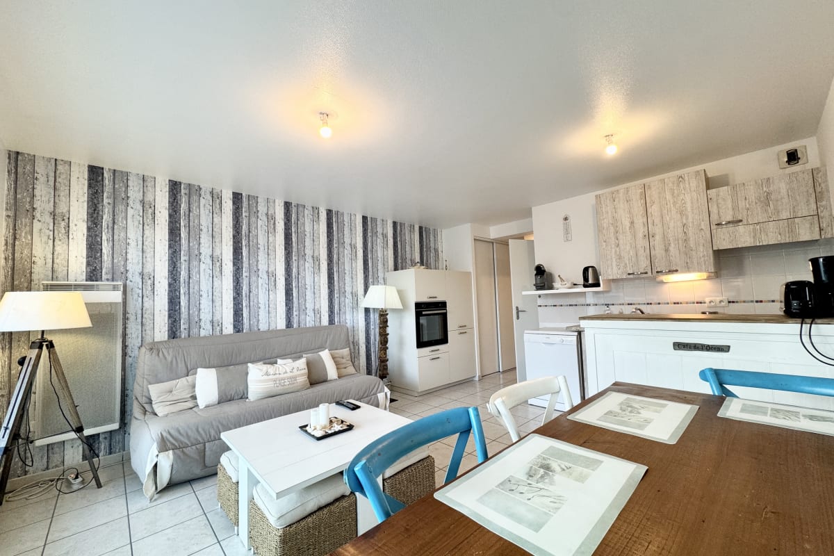 Appartement   Charmant T2 à 50m de l océan