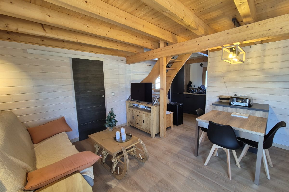  immobilier  Chalet Nordique pour 6 Personnes à La Féclaz - piscine été 