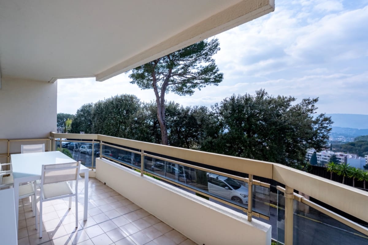 Studio avec vue sur mer et piscine