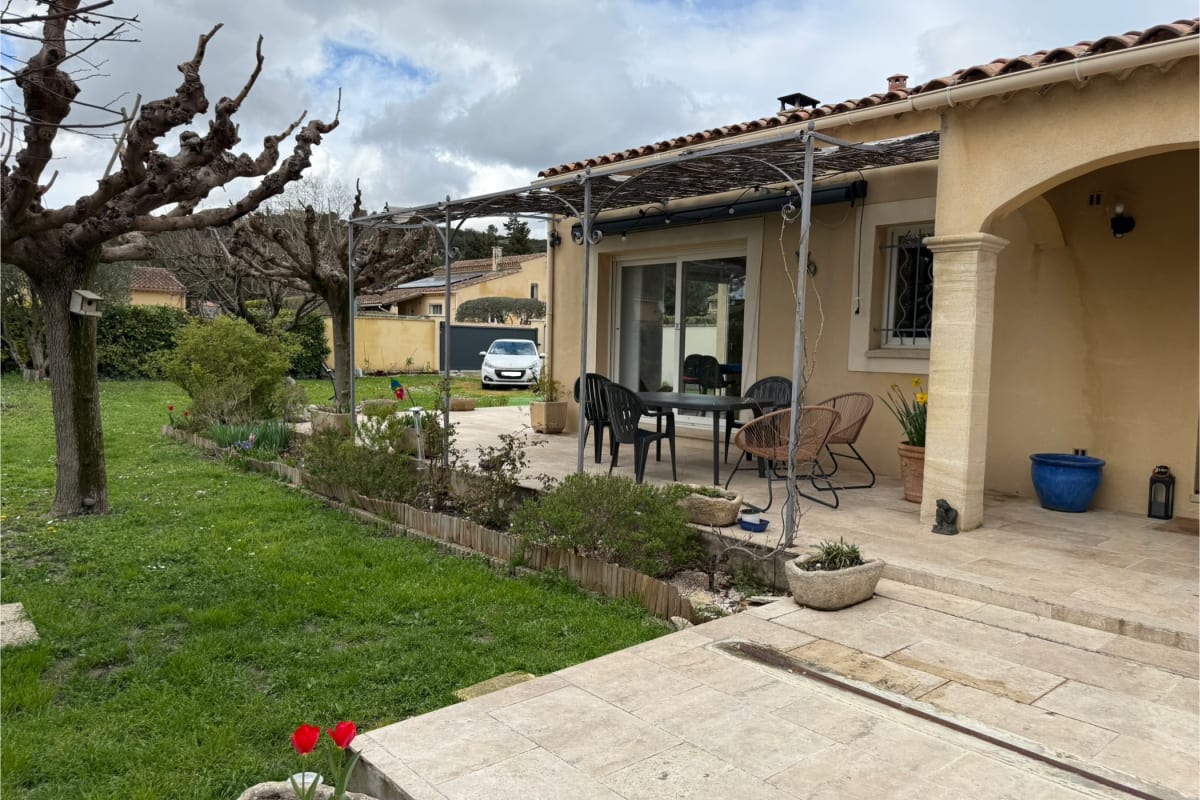 Maison   Maison climatisée avec jardin privé au Thor, animaux acceptés 
