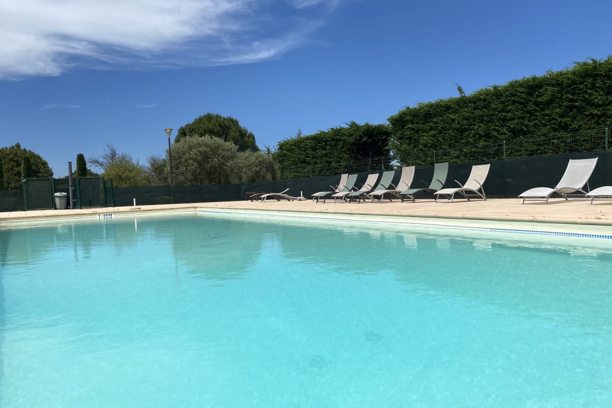  Appartement 04B4 : Beau studio dans un mas provençal - piscine