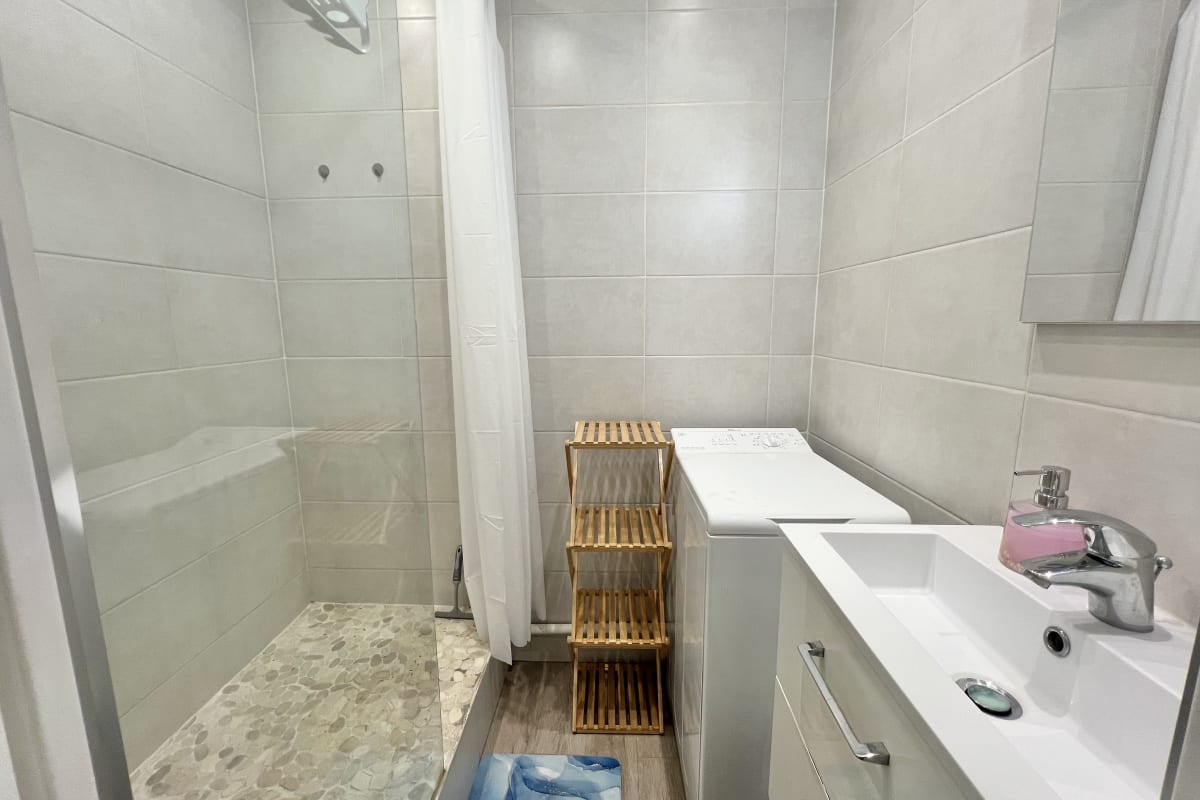 Appartement   Charmant studio proche du vieux port - Cannes