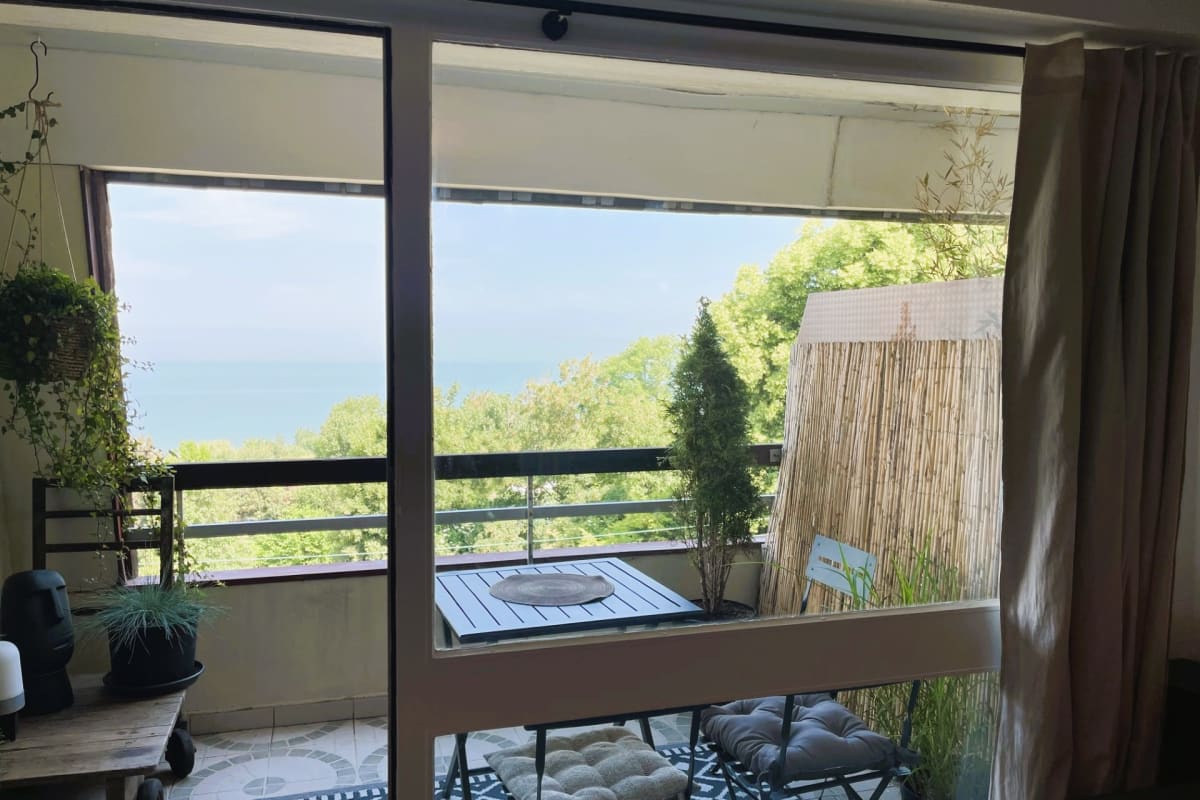 Aux Flots Bleus,  avec balcon et vue sur mer