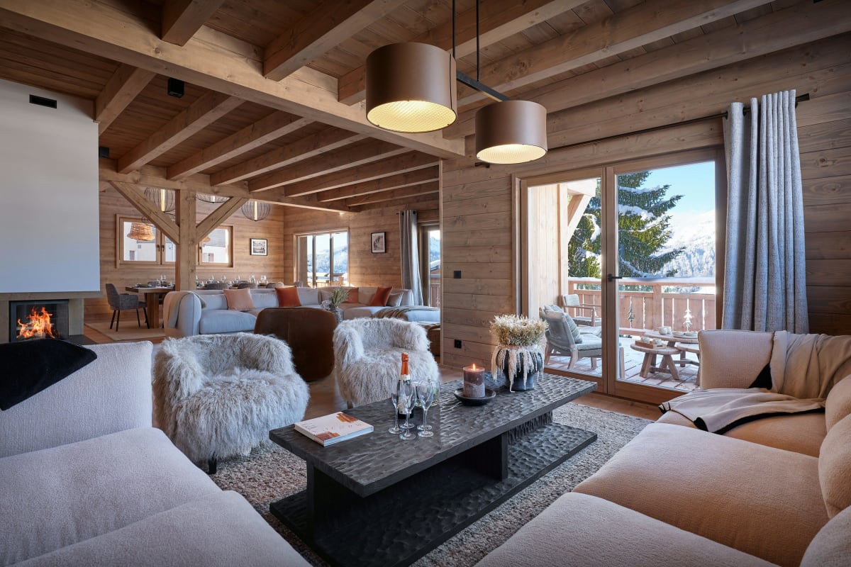 Chalet   Luxueux chalet près des pistes avec bain nordique et sauna - OVO Network