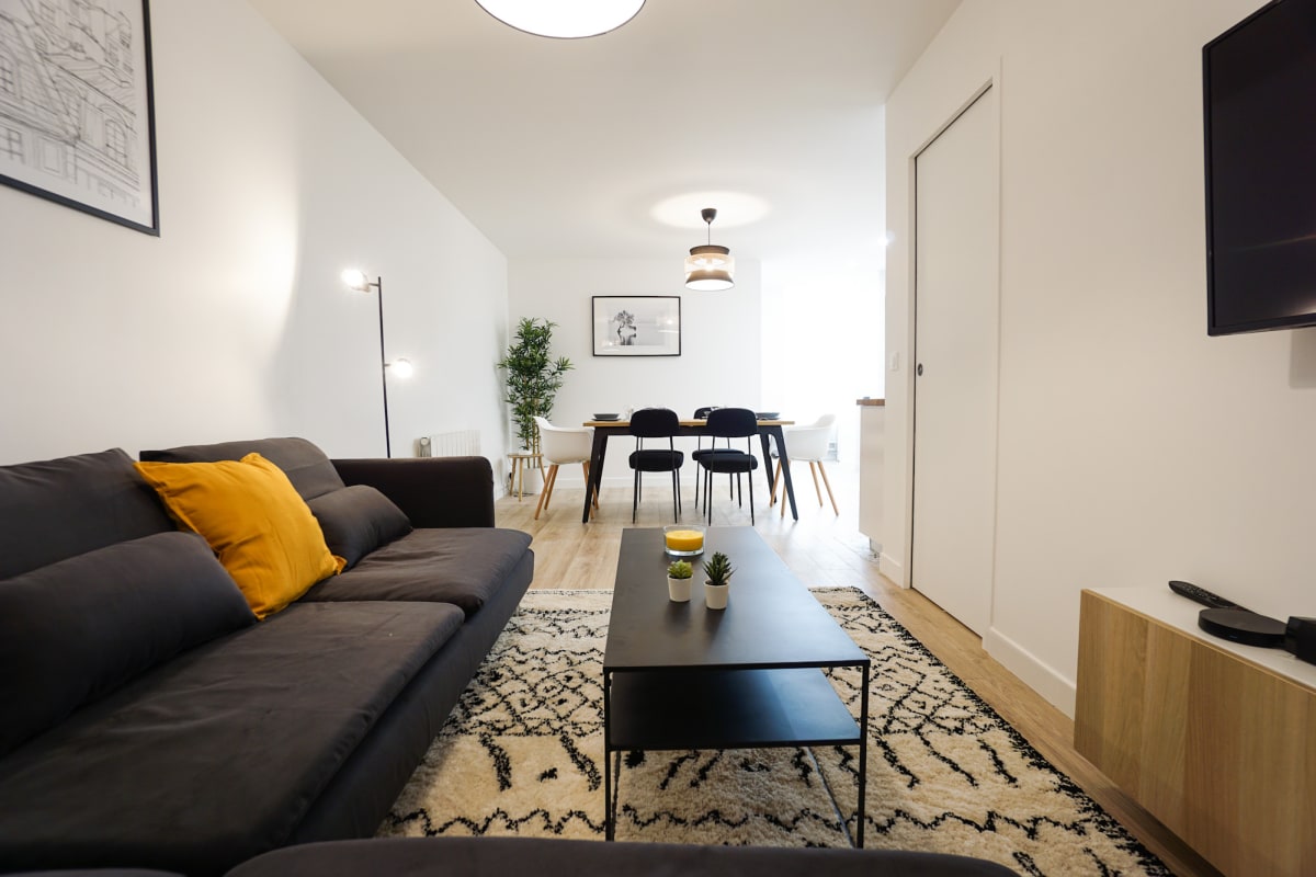  Appartement Spacieux souplex familial -  Tour Eiffel 