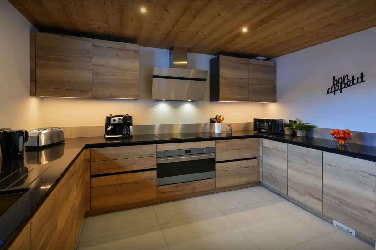 Immobilier Séjour pour 12 avec jacuzzi, sauna, pétanque - OVO Network  
