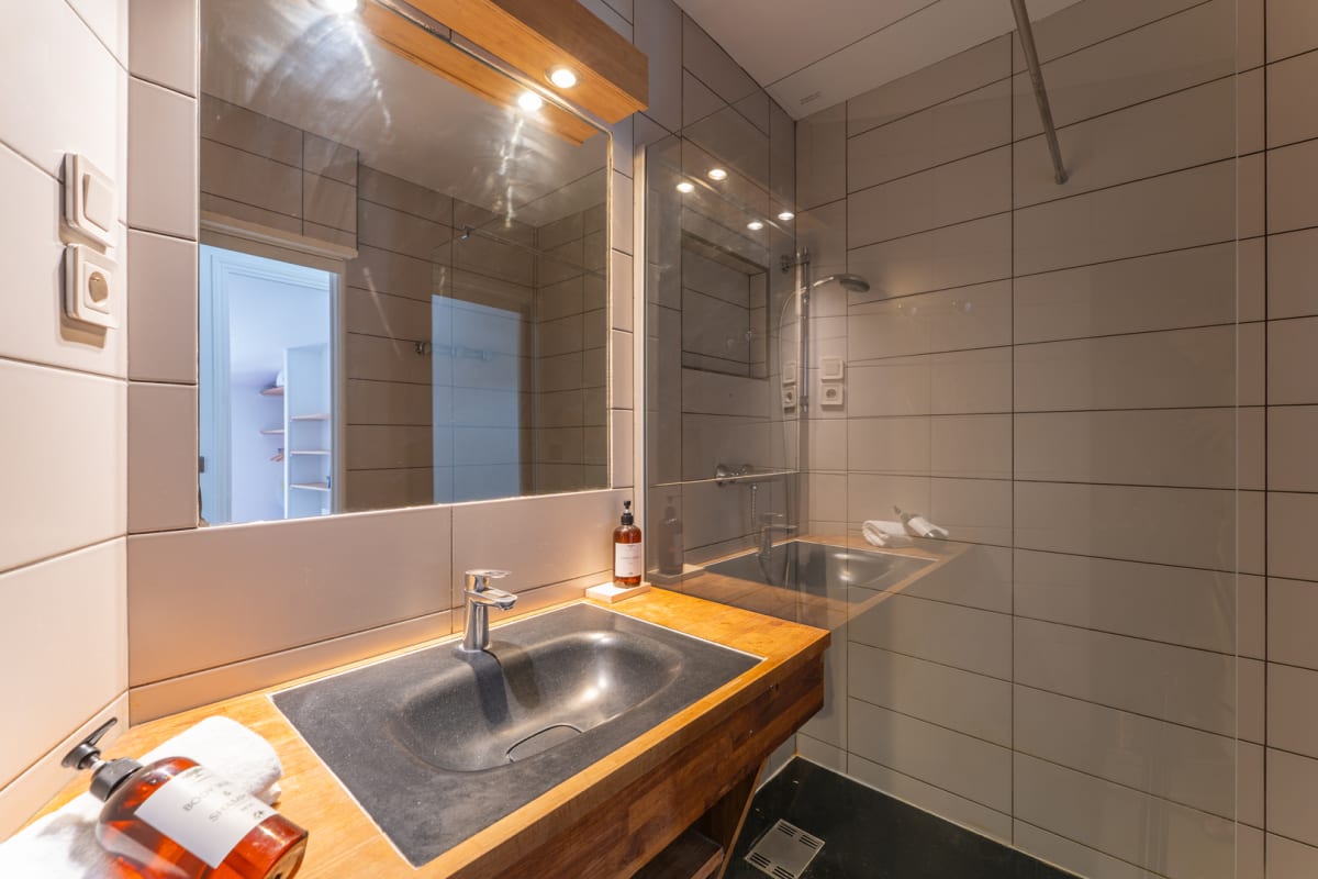 Immobilier Charmant Appartement pour 4 dans le Centre Ville de Bordeaux   