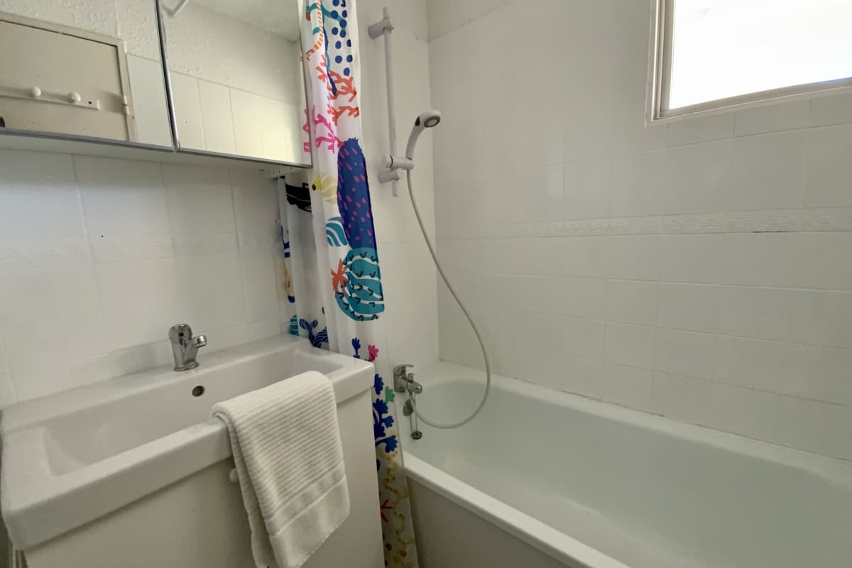 Immobilier Le Petit Ponant- Studio cosy avec vue sur l'étang et piscine !  