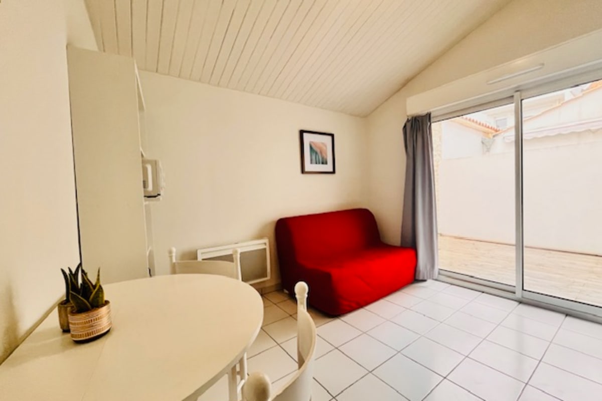  Appartement Studio avec terrasse proche vieux port