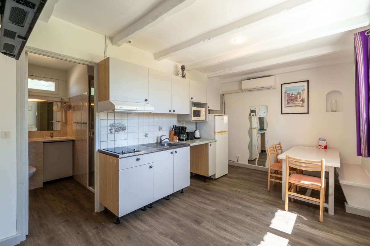 Immobilier Logement avec piscine et jardin  