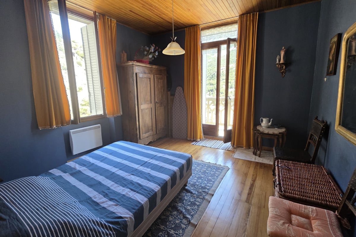  Spacieux 90 m² à Briançon avec Balcon & Parking 