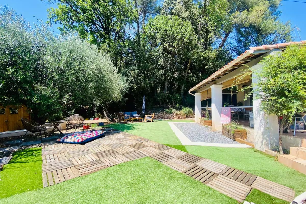 Maison Villa Verdoyante – Charme provençal, jardin arboré et piscine à La Motte 