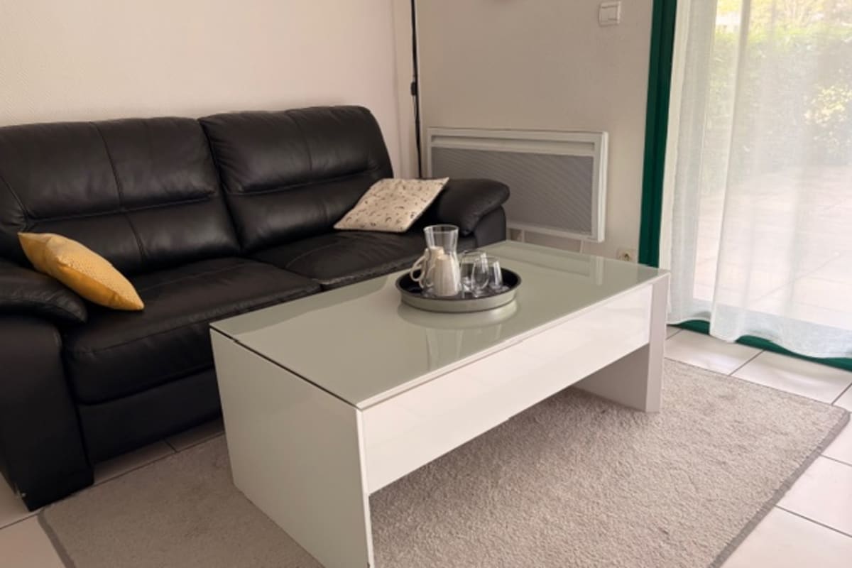Appartement   Studio avec terrasse de 25 m² & Parking privé