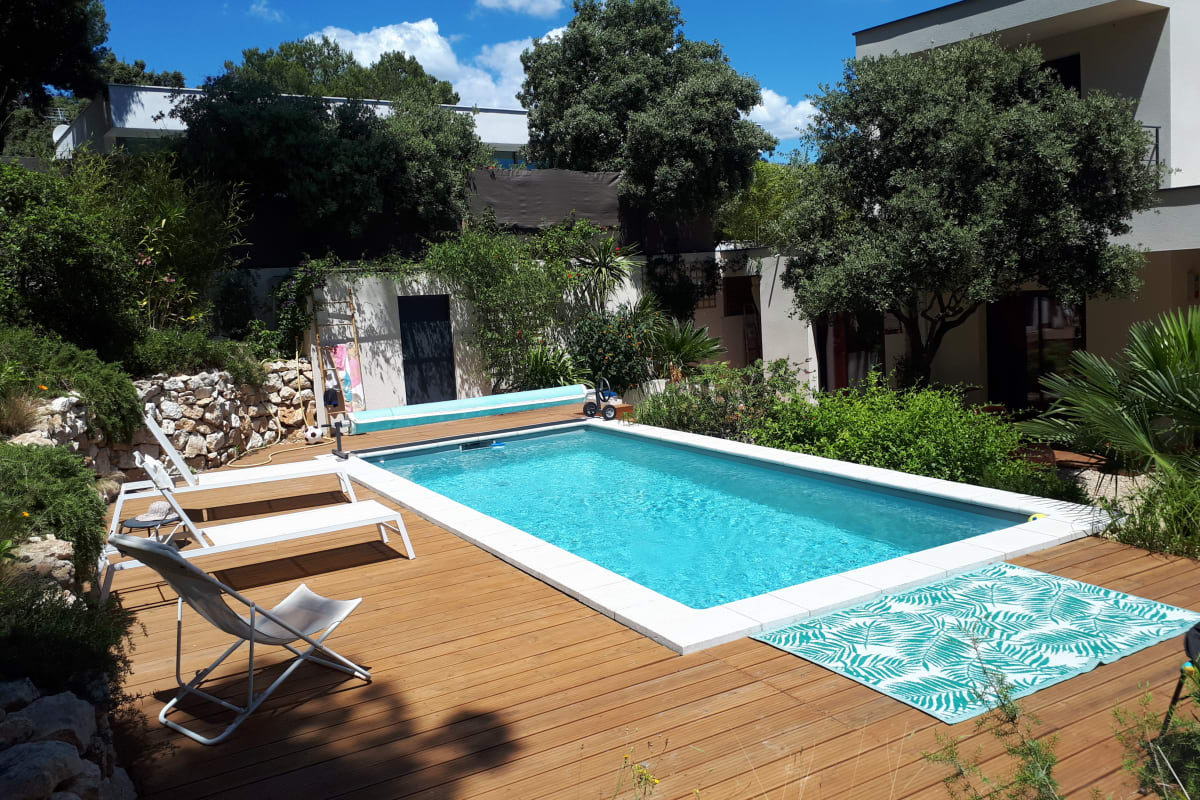 La Villa les Genêts - Piscine, 2 suites et jardin !