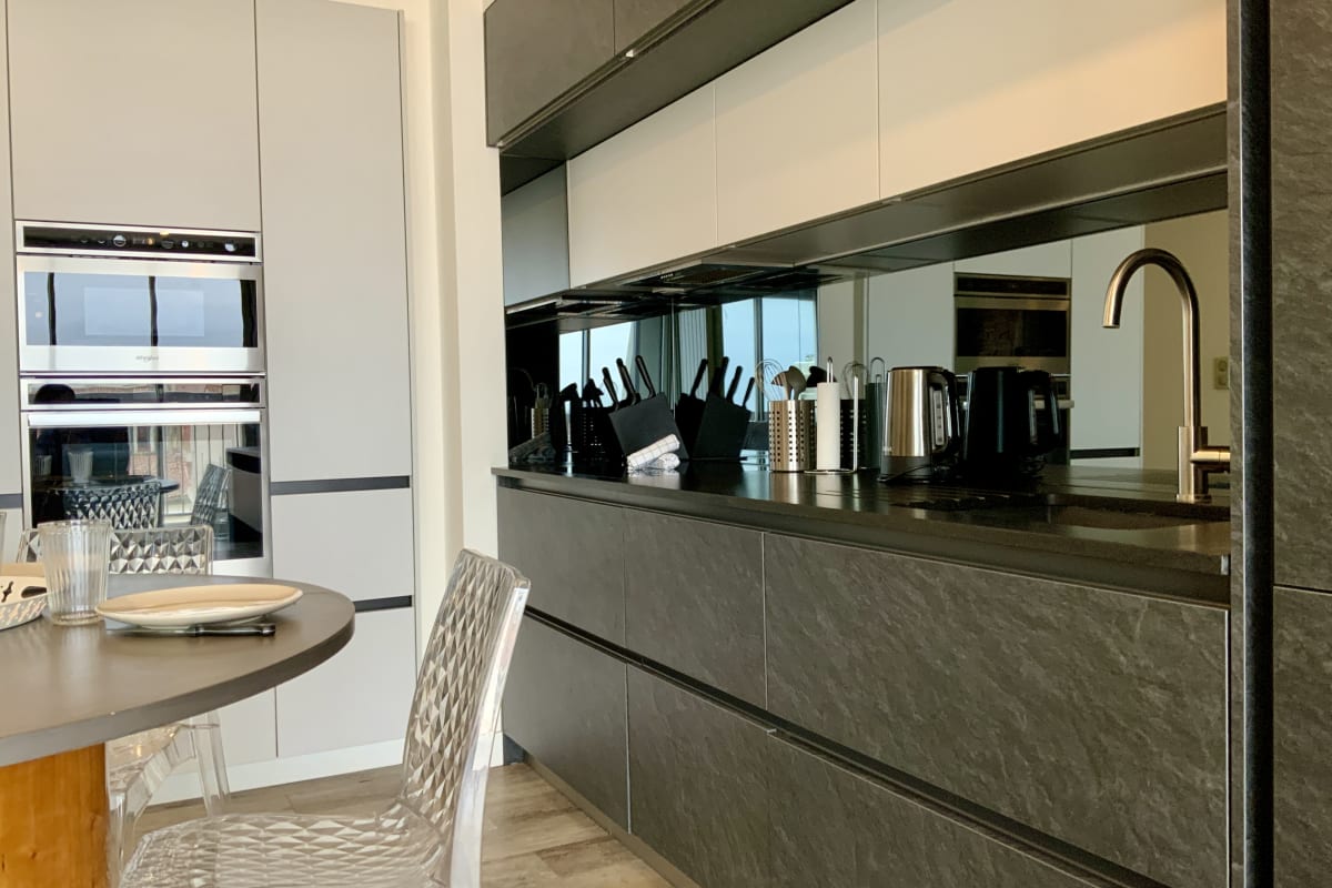 Immobilier LES PIEDS DANS L'EAU - Appartement moderne à 50 m plage – Le Grau-du-Roi  