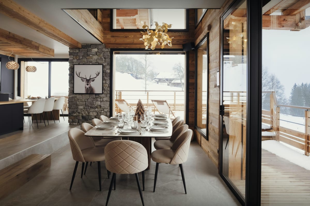  Chalet Luxueux chalet pour 11 avec piscine intérieure chauffée - OVO Network