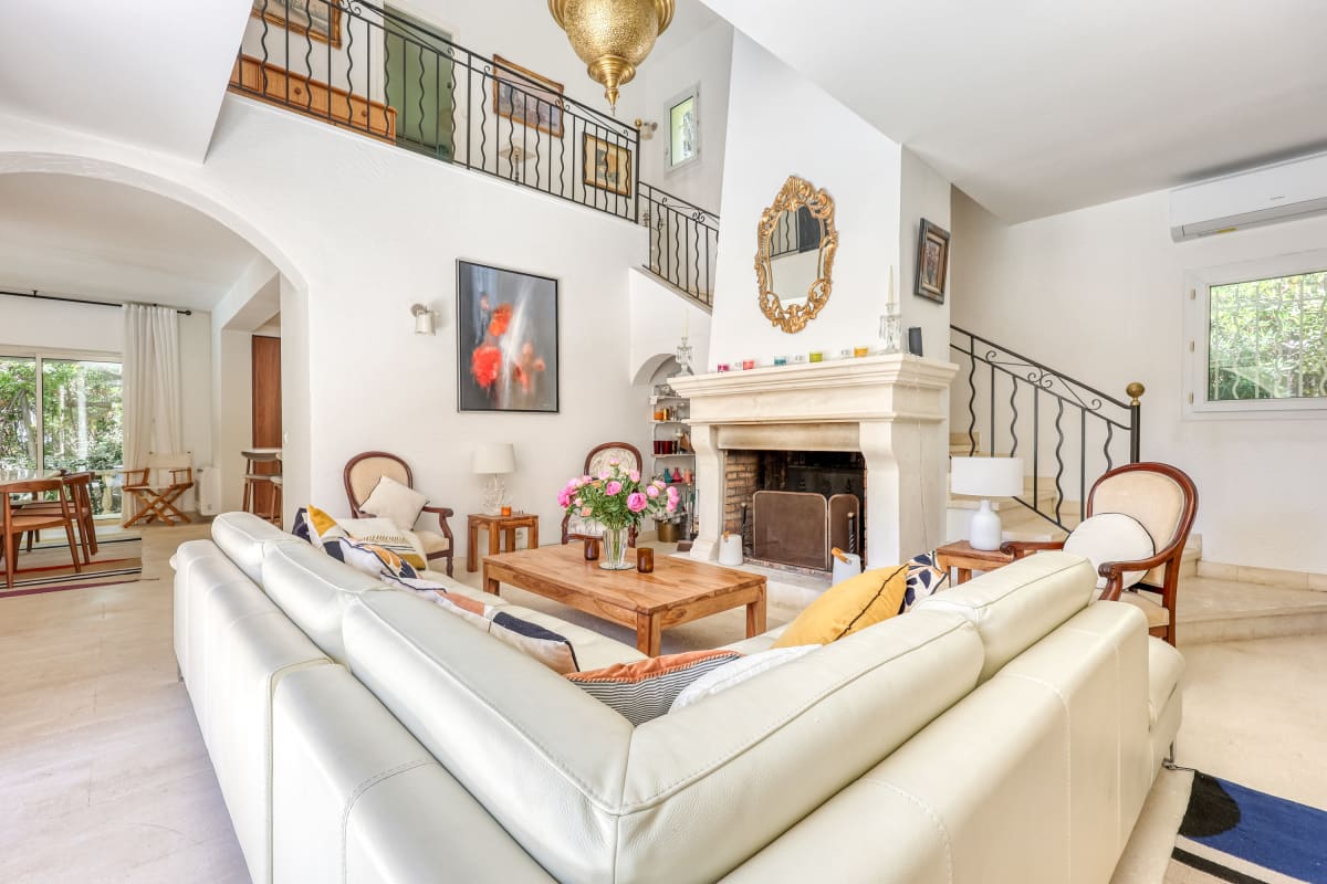 Maison   Villa avec piscine privée au calme à Sanary