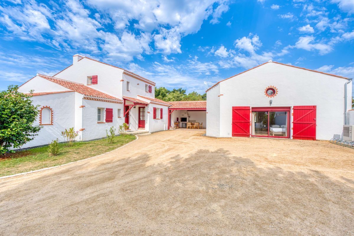  Villa Belvédère: Vue, Piscine, Jacuzzi, Sauna, Pétanque, 15 pers 