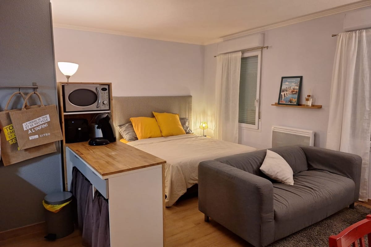  immobilier  Studio avec parking à 5 min des remparts