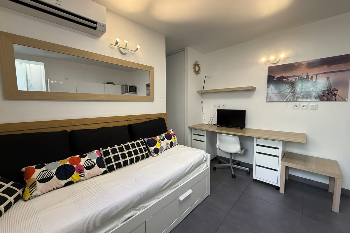 Immobilier Studio moderne, climatisé, avec grande terrasse - La Garde  