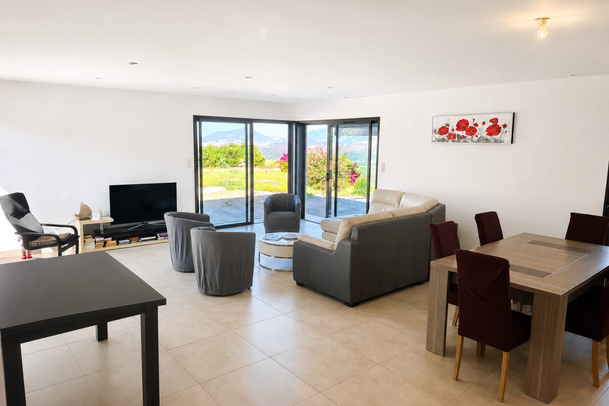  Appartement Maison spacieuse avec vue sur mer et montagne