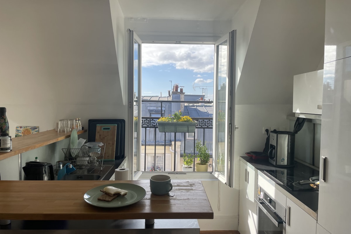  immobilier  Appartement deux chambres avec balcon Paris 9e