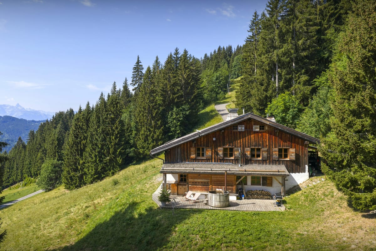  Chalet Chalet skis aux pieds pour 15 avec sauna et jacuzzi - OVO Network