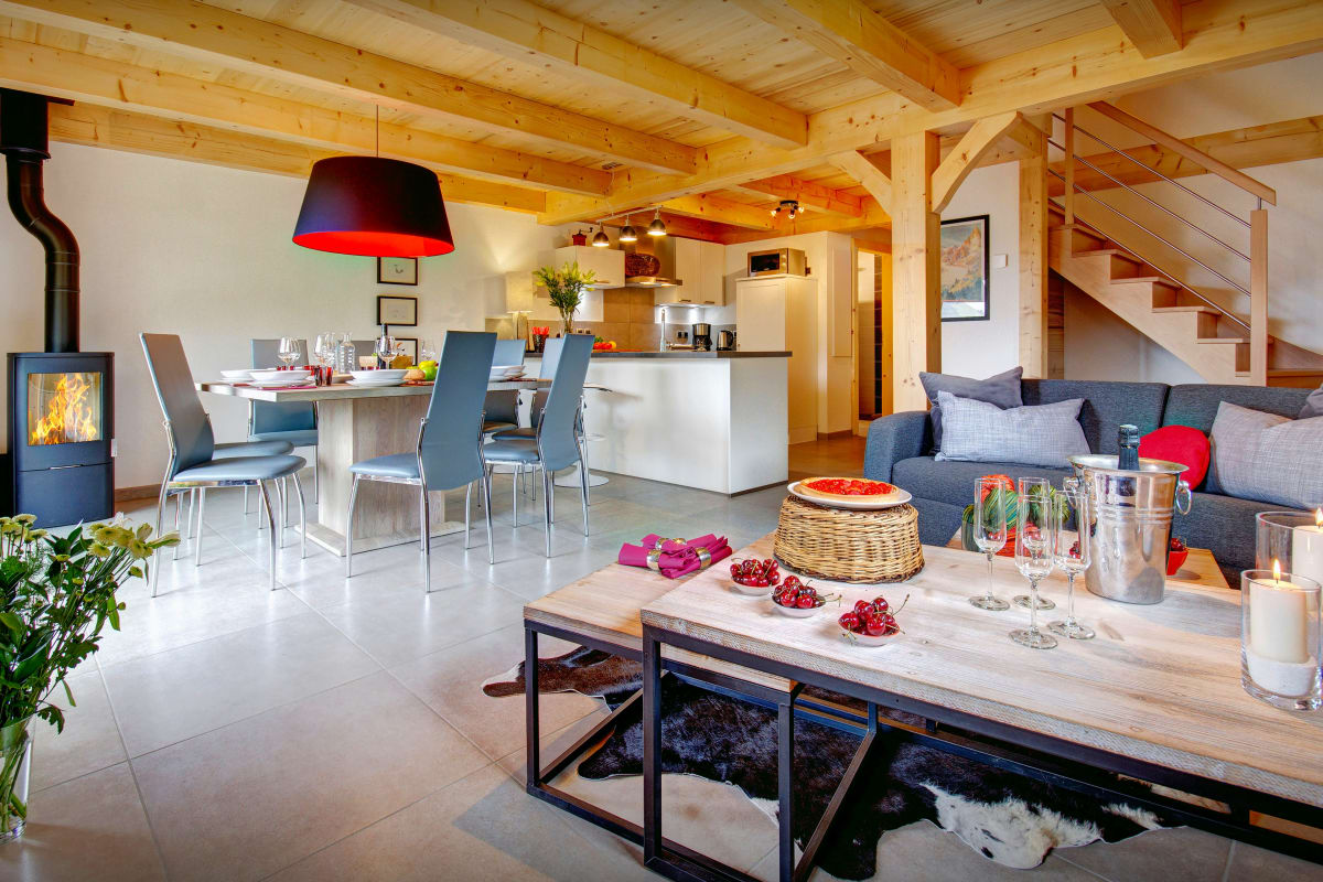 Chalet alpin ensoleillé proche des pistes et des restaurants - OVO Network