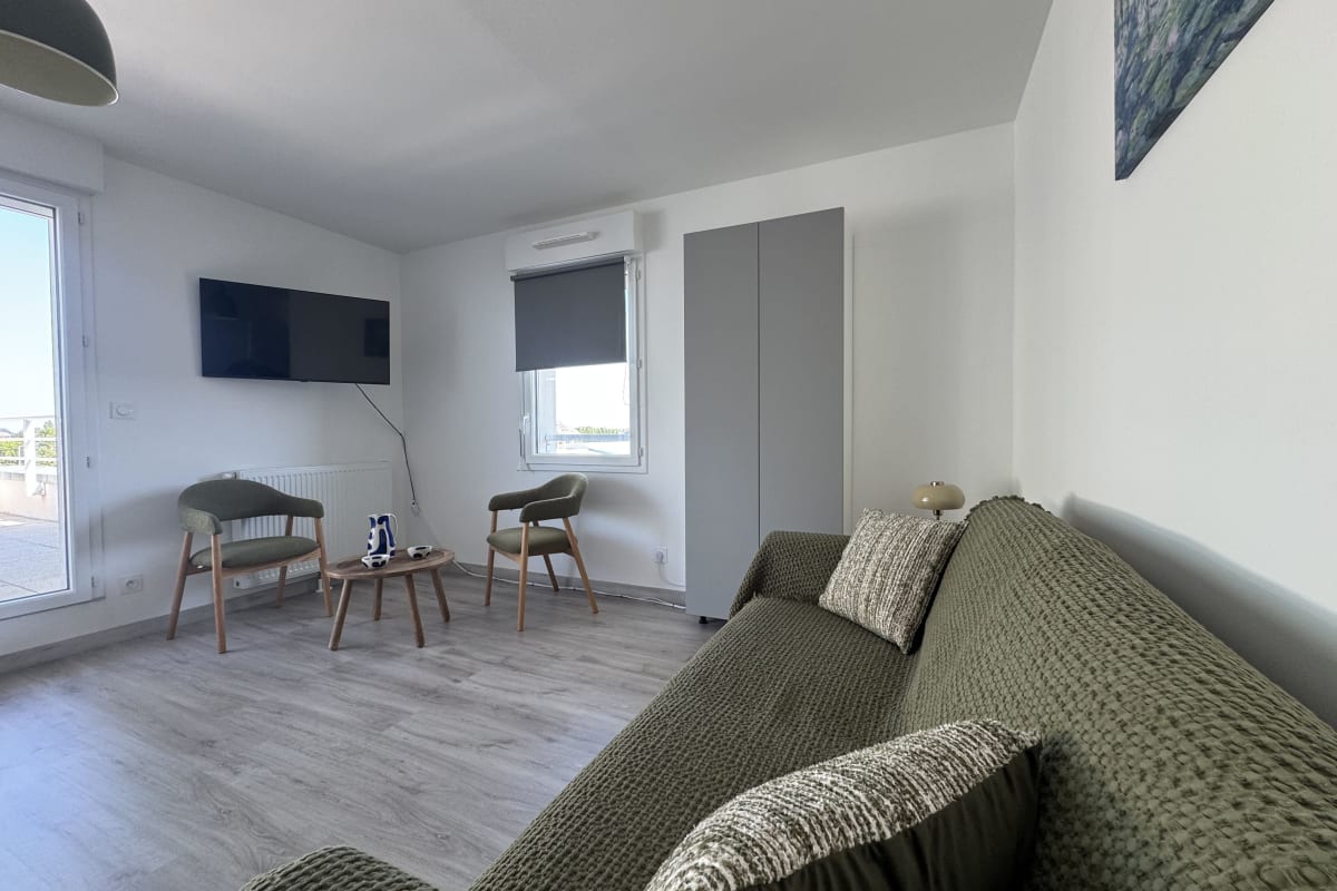  immobilier  Appartement 2 chambres avec balcon, proche mer