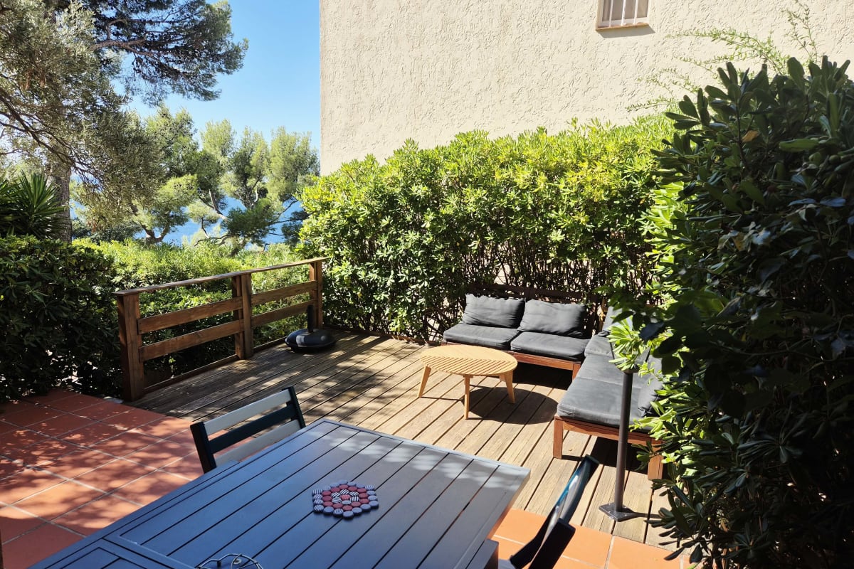 Appartement vue mer, terrasses et piscines