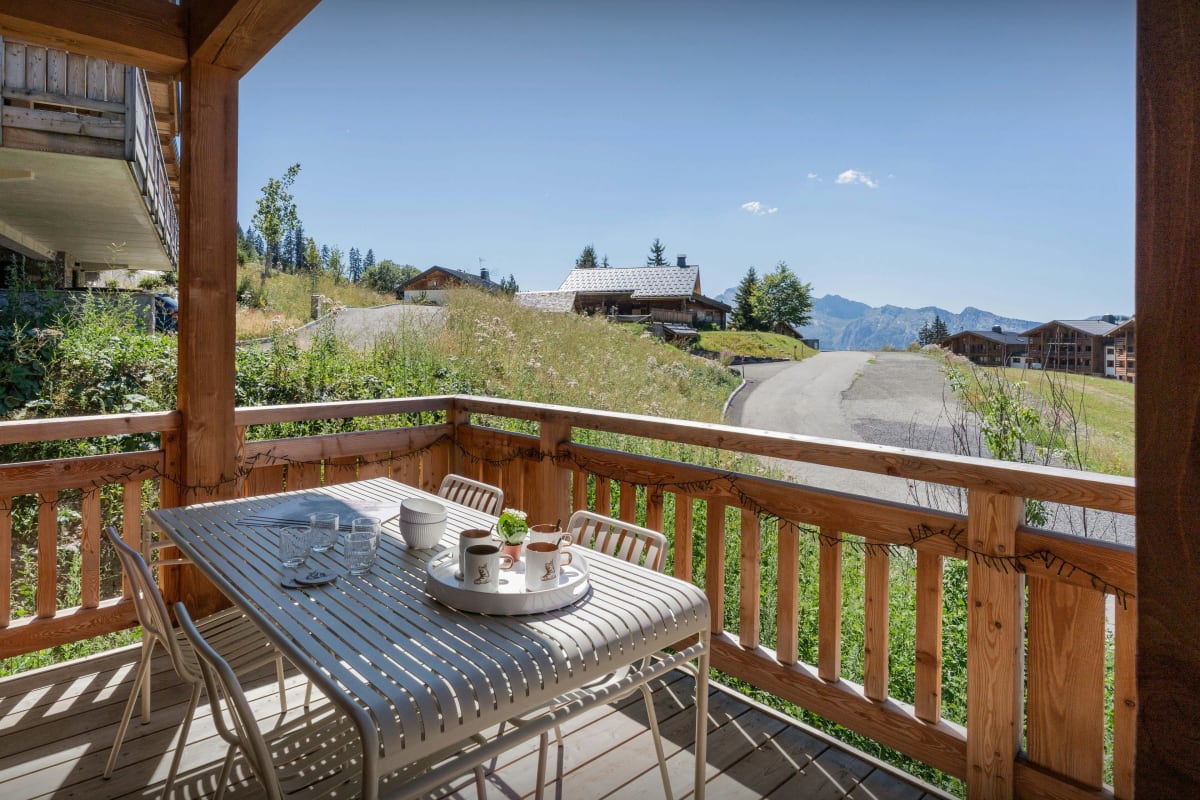 Chalet   Chalet mitoyen au plus près des pistes de La Croix-Fry - OVO Network