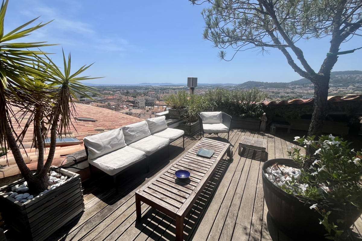  Appartement Duplex lumineux avec superbe vue et terrasse