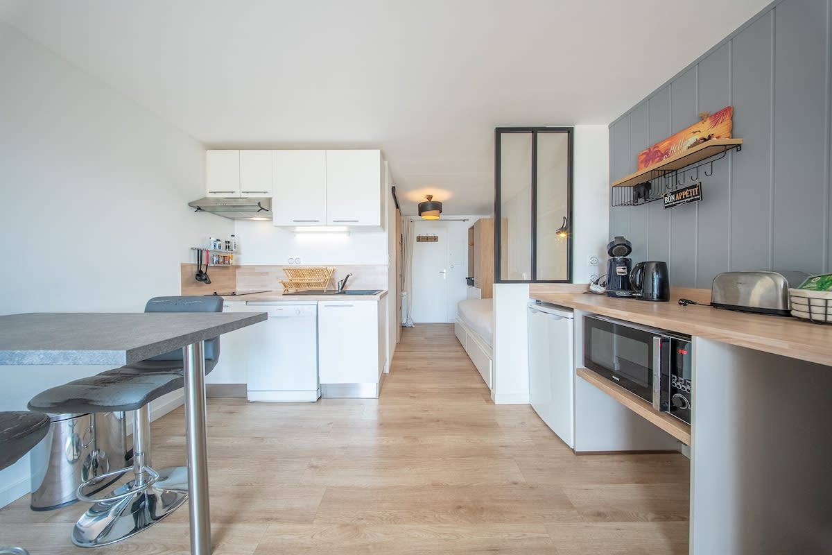  Studio avec terrasse — La plage au bout de la rue 