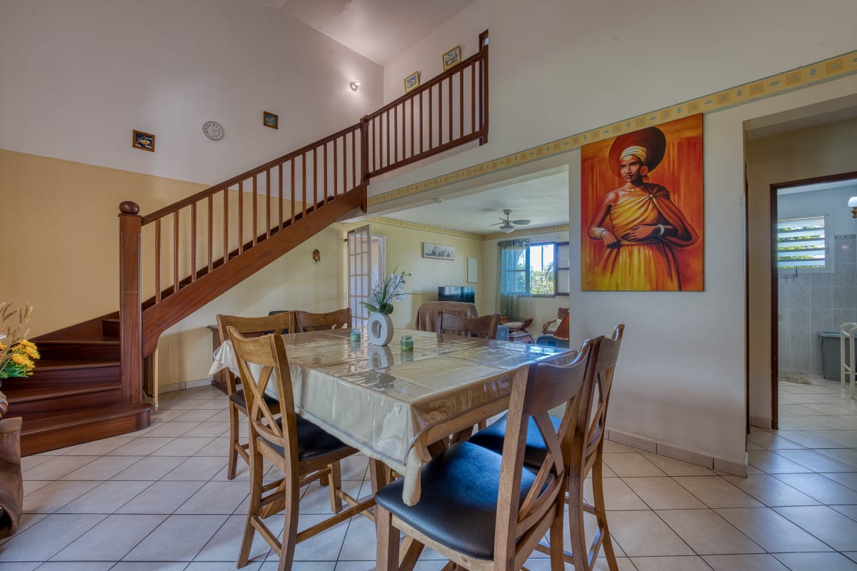Immobilier Kaz Austral - Jardin - Climatisation  