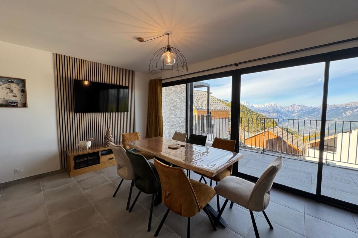  immobilier  Chalet de charme à Risoul • Esprit montagne pour 8 voyageurs