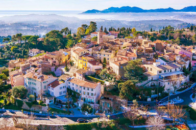 MOUGINS