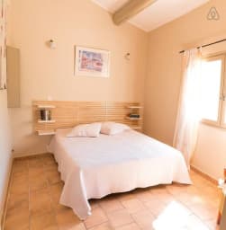 Bedroom with a double bed 