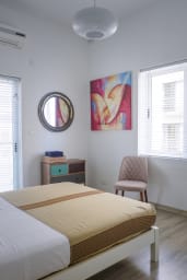 Bright and cosy flat in Sliema, 2 min from the sea-Hosted by Sweetstay